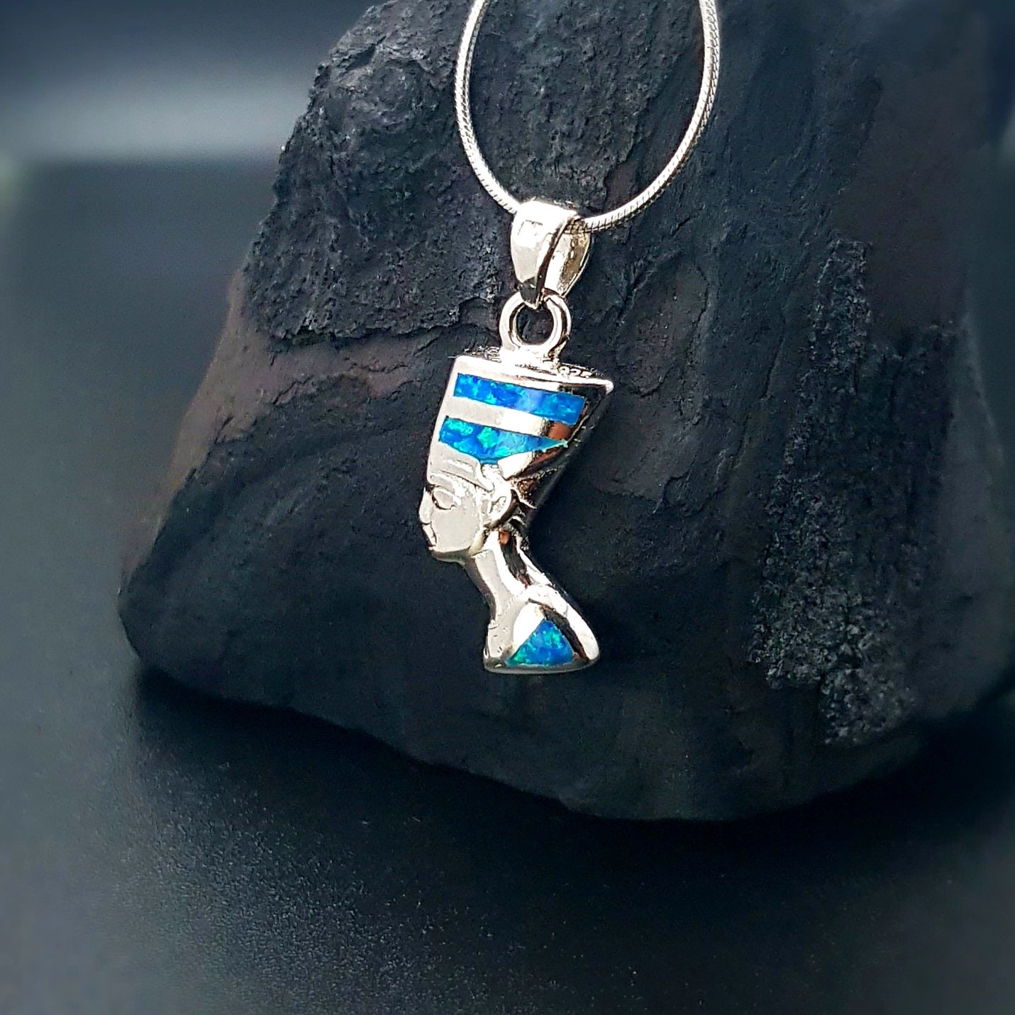 ネフェルティティペンダント - Etsy 日本
