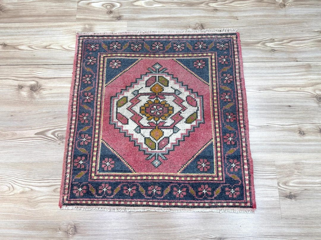 Turkish Rug Small Handwoven Wool Turkish Rug: Small Square Oushak Mat (2.3x2.4 Ft ...