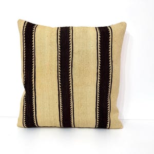 Vintage Kilim Pillow Cover: Organic Wool Sofa Pillow (23X23) image 5