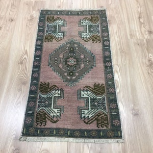 Small Rug, Oriental Rug, Wool Rug, Handmade Rug, Vintage Rug, Doormat, Boho Rug, Entryway Rug, 20” X 38” inches