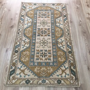 Vintage Handmade Wool Rug: 31" x 54" Turkish Oriental Carpet