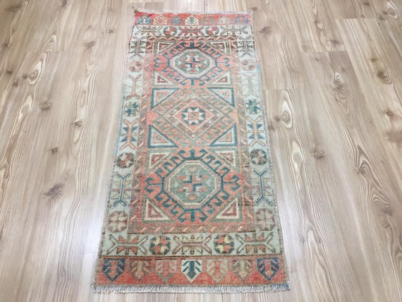 トルコのハンドメイドカーペット ウールラグ 赤 トルコのハンドメイドカーペット ウールラグ 赤｜トルコのハンドメイド