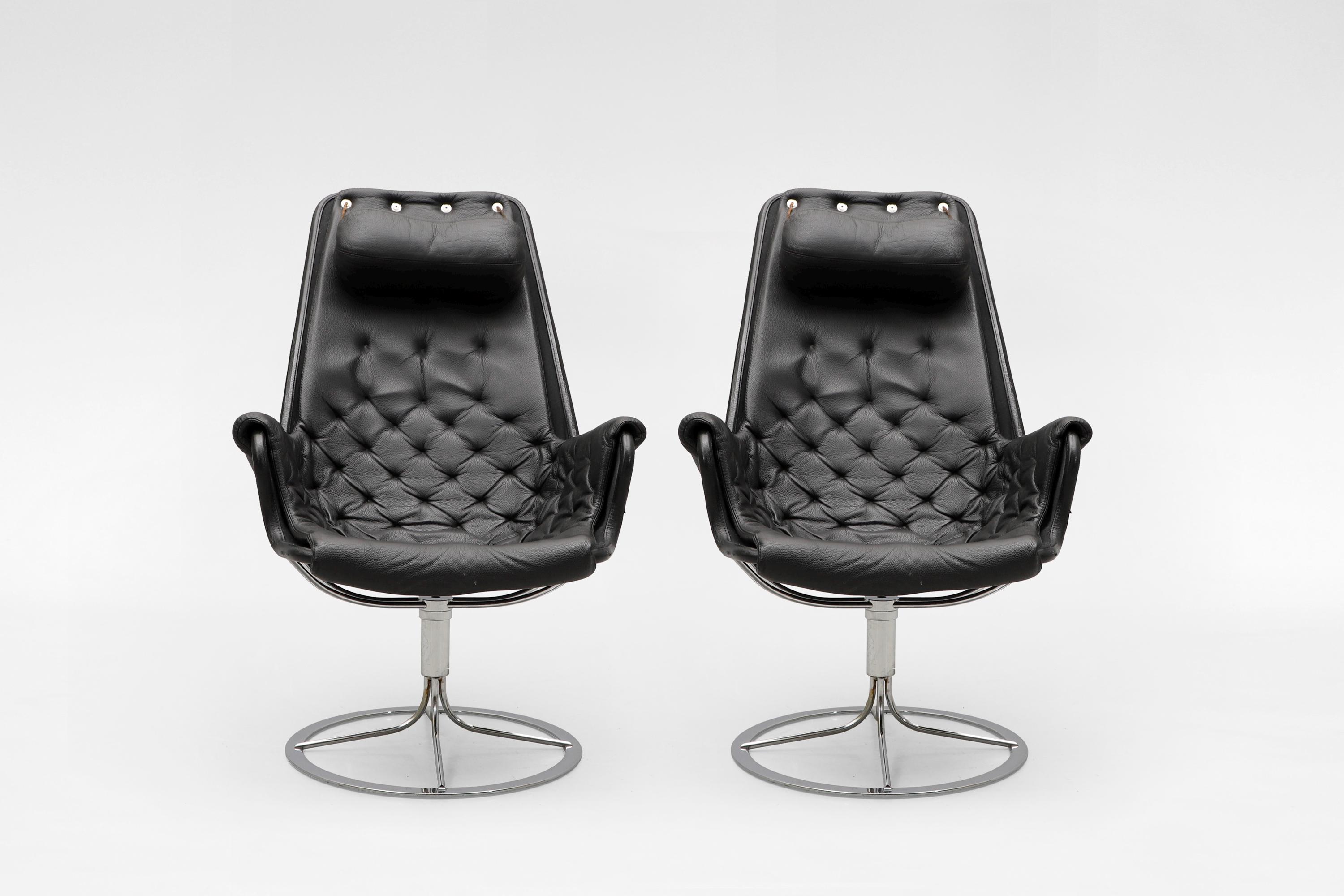 Vintage Black Leather Chrome Steel Jetson Lounge Chairs Bruno
