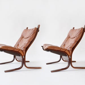 Vintage Cognac Leather Brown Plywood Siesta Chair Ingmar Relling Westnofa Denmark 1970s set of 2 Scandinavian Mid Century Modern Furniture