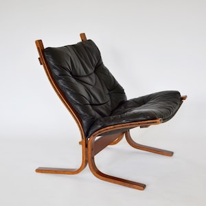 Vintage Black Leather Brown Plywood Siesta Chair Ingmar Relling Westnofa Norway 1970s Scandinavian Mid Century Modern Original Furniture