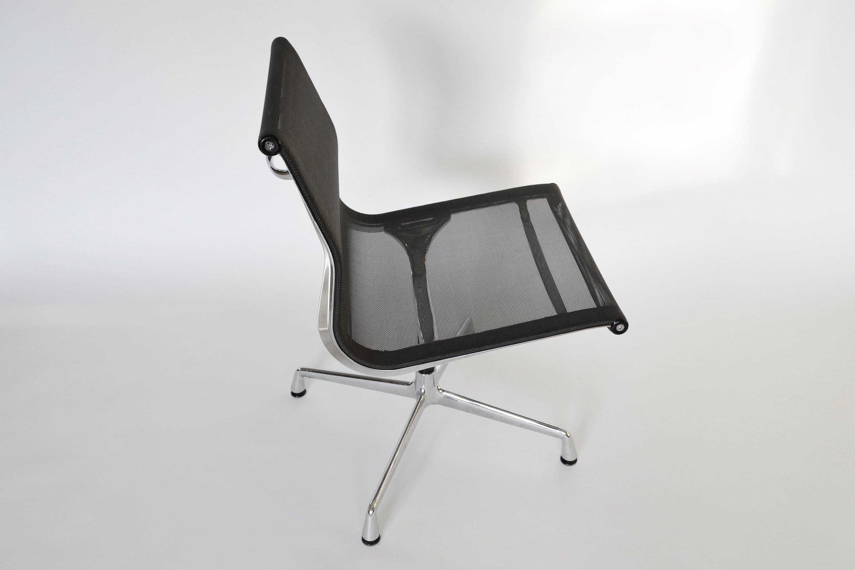 Vitra eames desk chair clearance