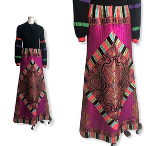 Robe d'hôtesse longue géométrique noire multicolore vintage des années 70 à manches longues et une ligne image 1