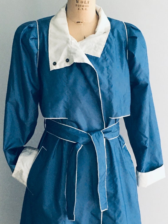 80's Vintage Braetan Blue & White Trench Coat - image 2