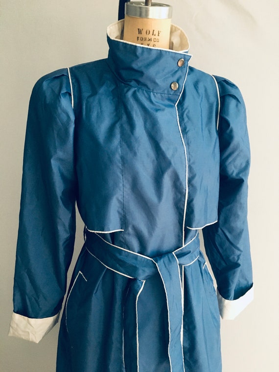 80's Vintage Braetan Blue & White Trench Coat - image 4