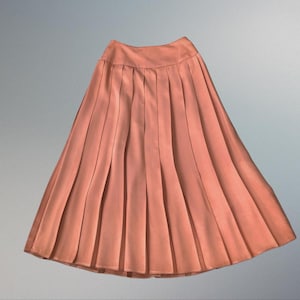 70's Vintage Pleated Pink Satin Skirt High Waisted Yoke Mid-Length Peach Color Smooth Shiny Acetate Patty Woodard California Small XS
