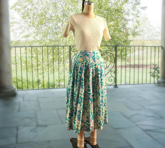 80s Vintage Floral Pleated Midi 100% Cotton Skirt With A Wide Yoke