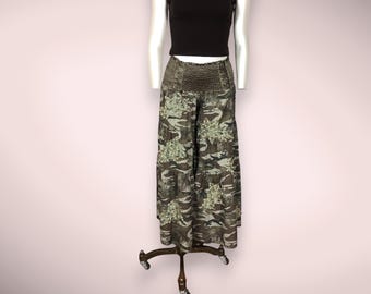 Pantalones de camuflaje de los años 90, de pierna ancha y cintura elástica ancha con textura de cuentas, verde militar