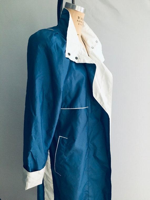 80's Vintage Braetan Blue & White Trench Coat - image 3