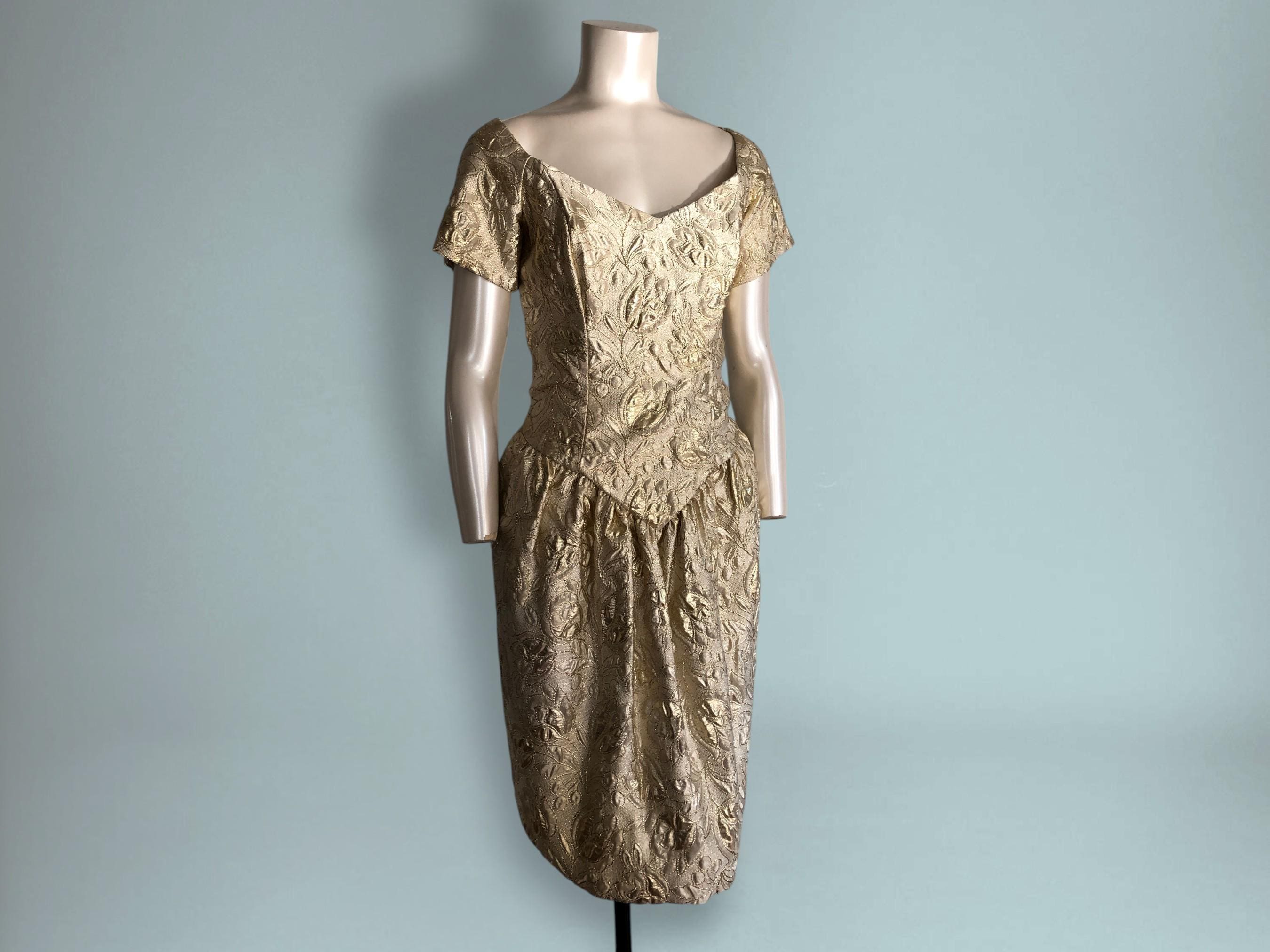 80s Gold Lame Dress Short Sleeves Basque Waist Swirly Metallic Floral Glam Textured Vintage Embossed Pattern Party Dress 80s Gold Lame Dress Short Sleeves Basque Waist Swirly Metallic Floral Glam Textured Vintage Embossed Pattern Party Dress