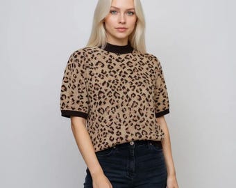 Suéter vintage marrón con estampado animal de leopardo, manga corta, cuello alto, talla mediana/grande