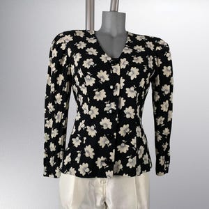 80s Vintage Black Flowers And Dots Silk Collarless Blazer Short Fitted Tailored Black & White Big Shoulders Design Alfred Nipon Boutique