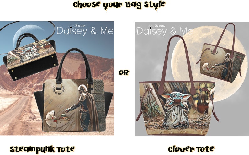 Pode incluir: Duas bolsas tote com tema Star Wars. A bolsa &agrave; esquerda &eacute; uma bolsa tote steampunk preta e marrom com um gr&aacute;fico de um Mandaloriano e um beb&ecirc; Yoda. A bolsa &agrave; direita &eacute; uma bolsa tote marrom de trevo com um gr&aacute;fico de um beb&ecirc; Yoda. Ambas as bolsas t&ecirc;m o texto "Bags by Daisey & Me".