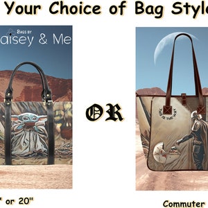 Pode incluir: Dois estilos diferentes de bolsas com tema Star Wars. A primeira bolsa &eacute; do estilo bolsa de m&eacute;dico com uma al&ccedil;a de couro marrom e uma estampa de um personagem do filme Star Wars. A segunda bolsa &eacute; do estilo bolsa tote com uma al&ccedil;a de couro marrom e uma estampa de um personagem do filme Star Wars. O texto na imagem diz "Bags by Daisey & Me" e "Your Choice of Bag Style".