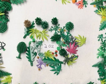 LEGO 1/8th Pound of GREENERY PIECES! Random Mix 2 ounces of leaves, bushes, trees & more!