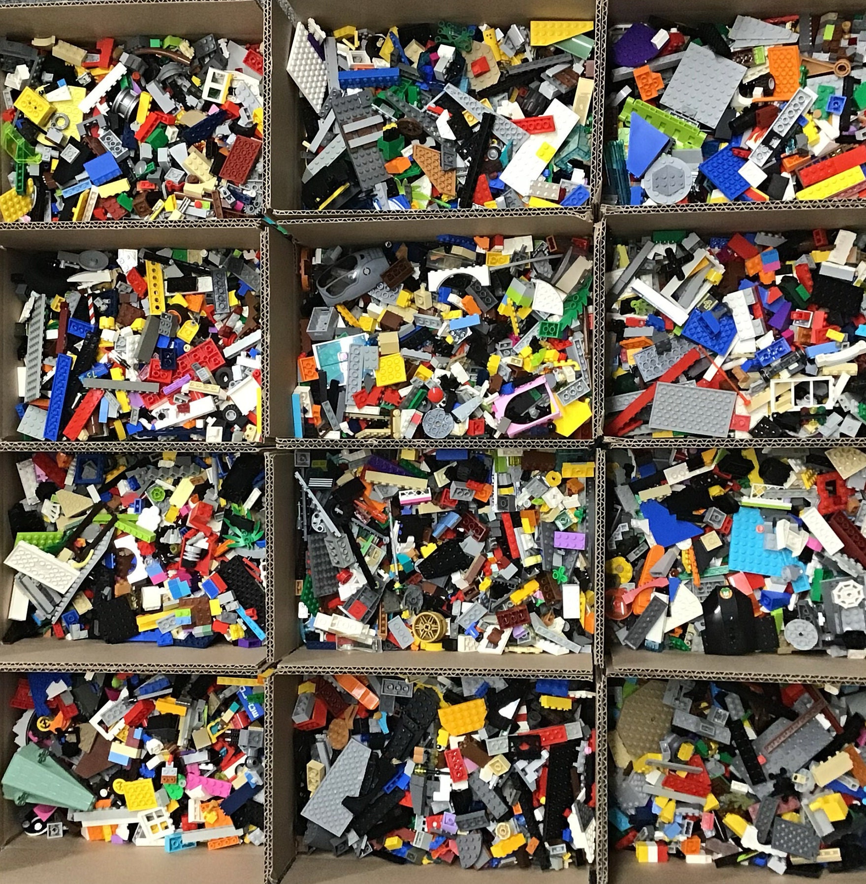MASSIVE Lego Minifigures Lot of 500 Random People Grab Bag All W/  Accessories Figures Fun Toy Gift Variety of Characters Mix BULK 