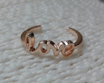 Gold 'Love' Toe Ring (Adjustable) Zinc/Copper Alloy/Gold Finish
