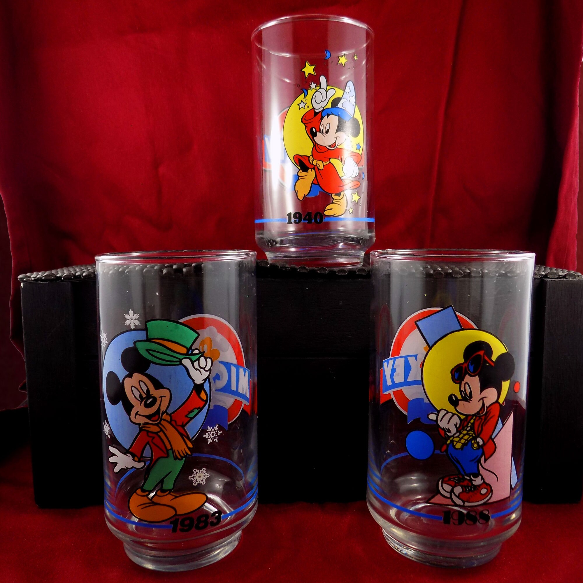 Disney Mickey Mouse Drinking glasses set of 4!
