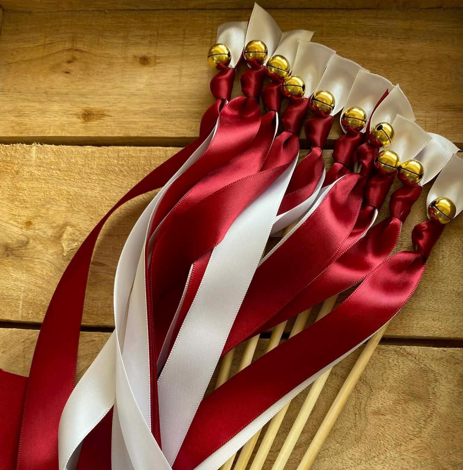 100 baguettes de mariage bordeaux et blanches avec grelots dorés