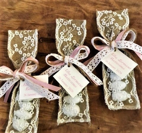 Cadeaux de mariage personnalisés en toile de jute et dentelle