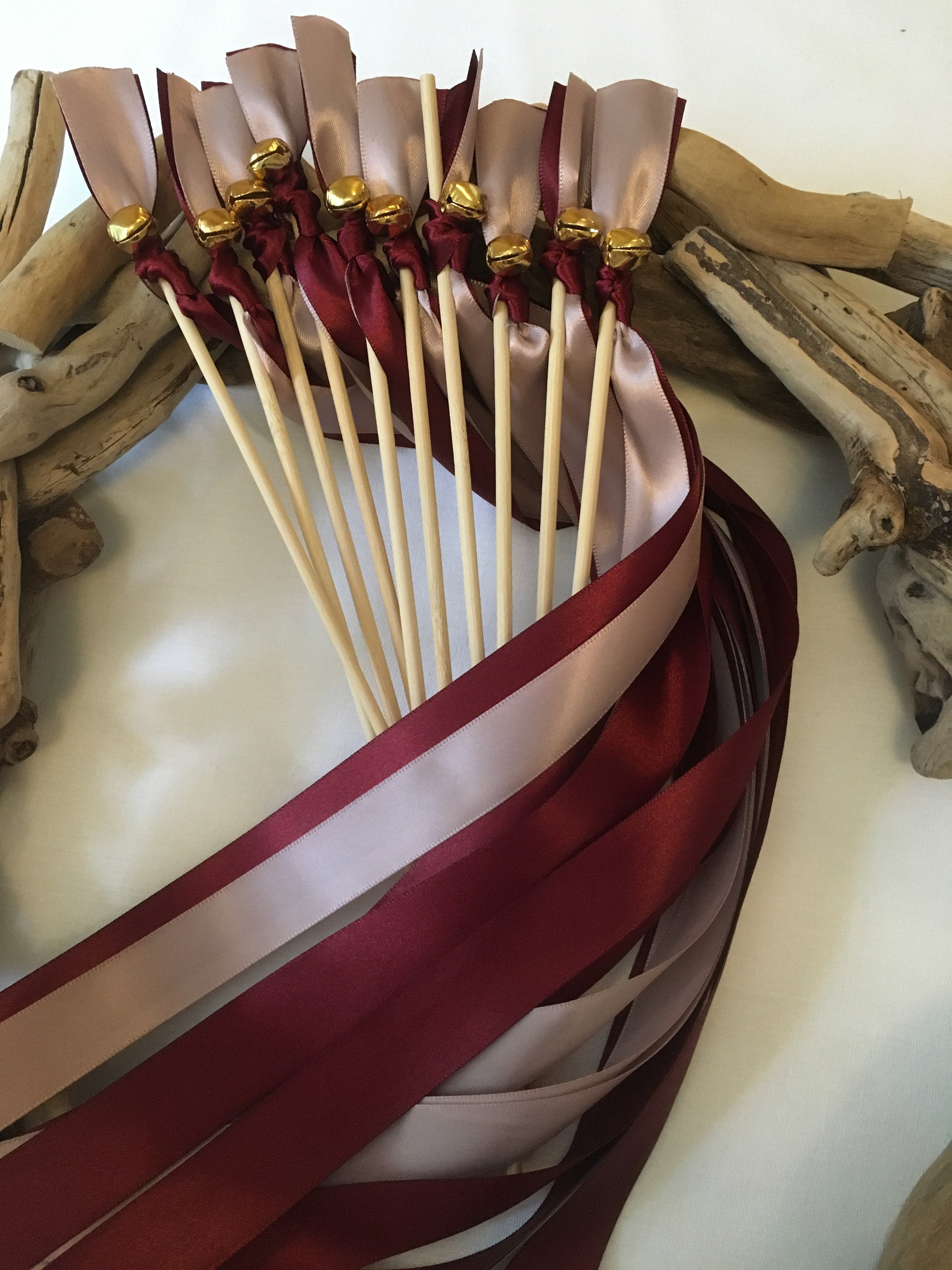 50 baguettes de mariage avec rubans rose poudré et bordeaux