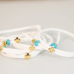 10 braccialetti Martyrika con croce dorata e braccialetti con perline turchesi come bomboniere per il battesimo della prima comunione