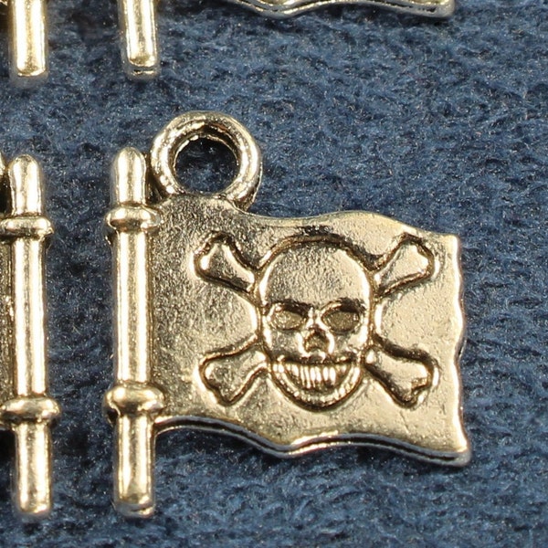 Skull and Crossbones Flag 16mm Antique Silver Tone Double Sided Pirate Charms - 1279