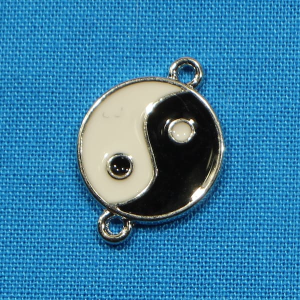 Yin Yang 21mm Black and White Enamel with Silver Tone Single Sided Symbol Connector Charms - 1383