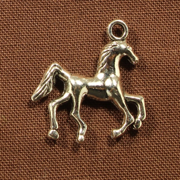 Trotting Horse 23mm Antique Silver Tone 3D Animal Charms - 0033