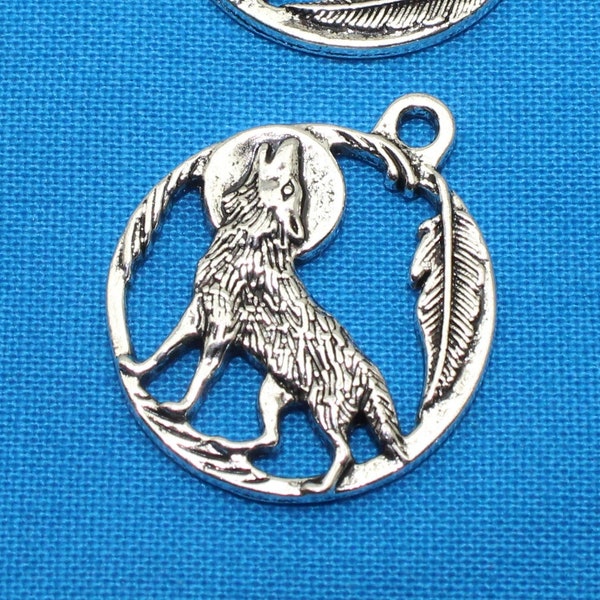 Wolf Howling at the Moon 25mm Antique Silver Tone 2D Single Sided Animal Charms - 1548