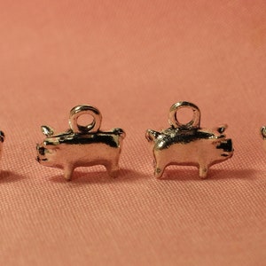Tiny Pig 12mm Antique Silver Tone 3D Farm Animal Charms - 0067