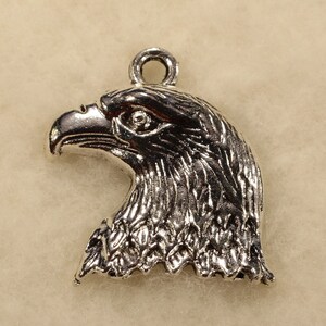 Bald Eagle Head 23mm Antique Silver Tone Single Sided 2D Patriotic Bird Charms - 0573