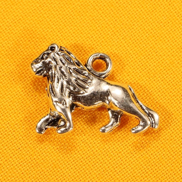 Lion 18mm Antique Silver Tone Double Sided Animal Charms - 0928