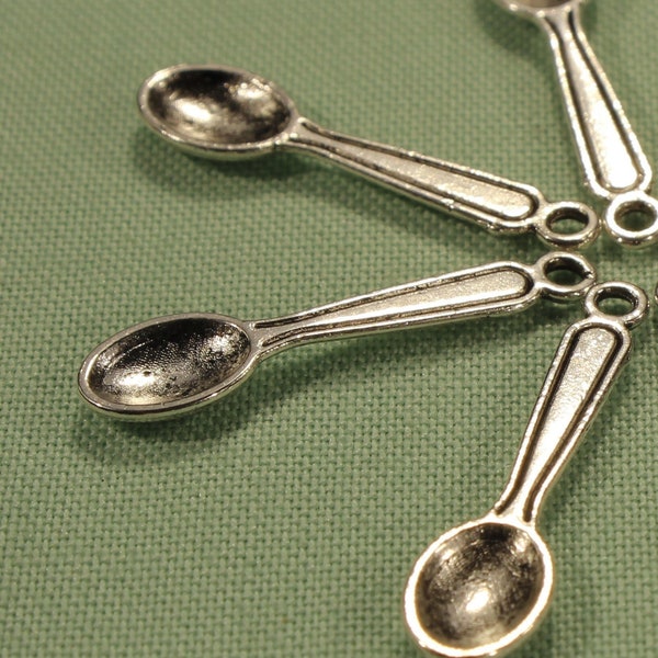 Spoon 24mm Antique Silver Tone 3D Household Kitchen Utensils Charms - 0726