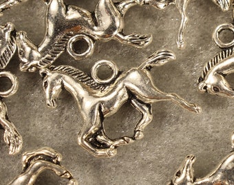 Running Horse 20mm Antique Silver Tone 3D Animal Charms - 0630