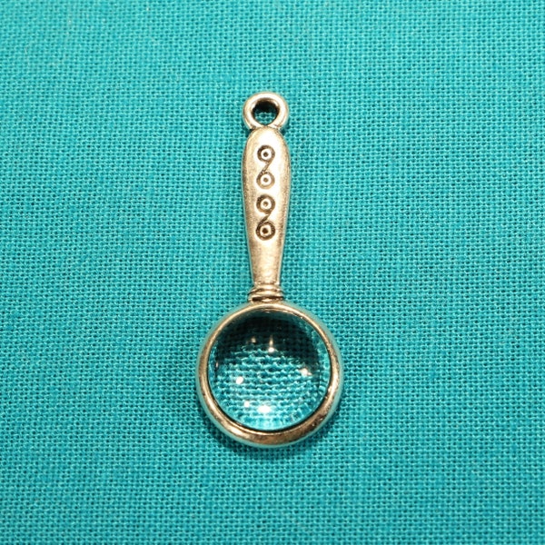 Magnifying Glass 32mm Antique Silver Tone with Glass Dome 3D Science Charms - 1132