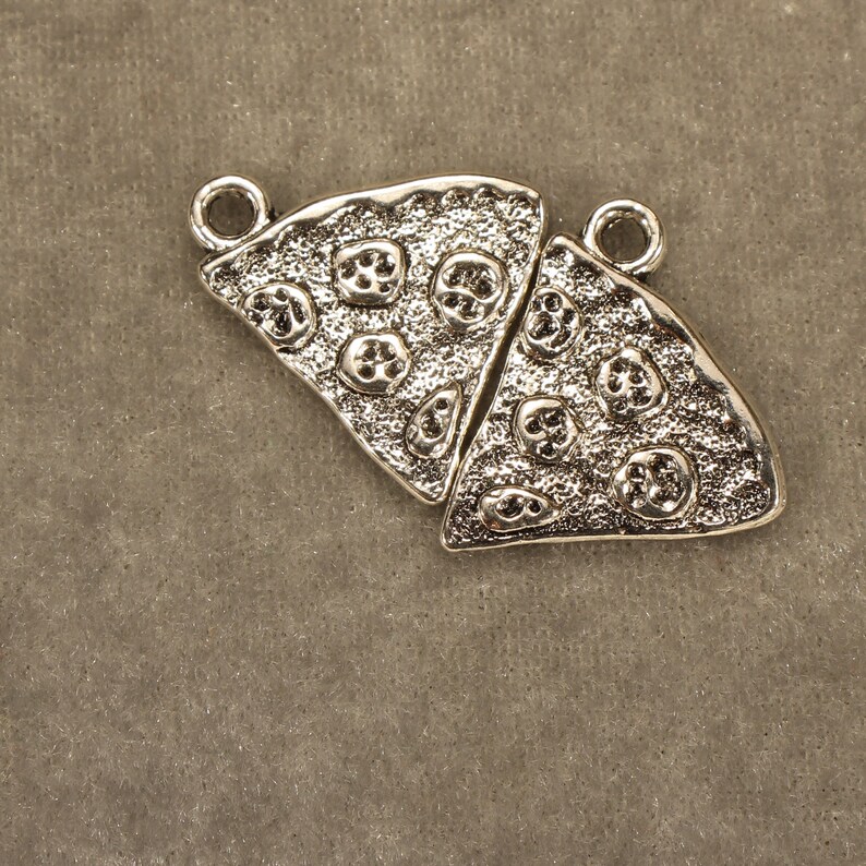 0696 Pizza 22mm Antique Silver Tone Single Sided Food Charms