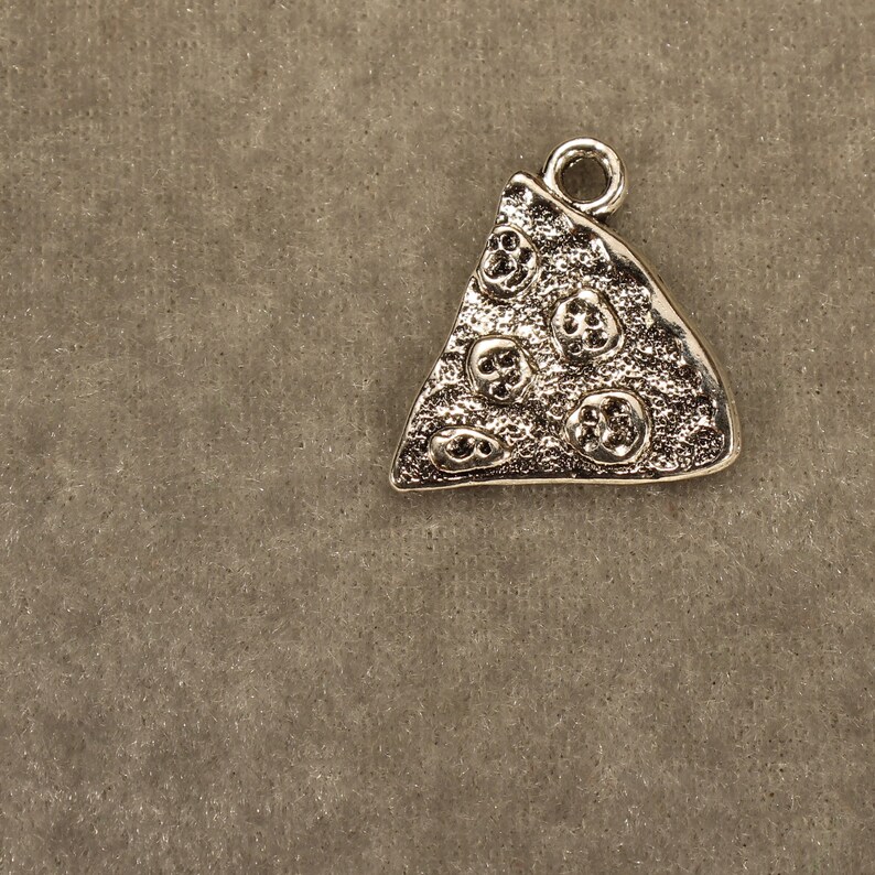 0696 Pizza 22mm Antique Silver Tone Single Sided Food Charms