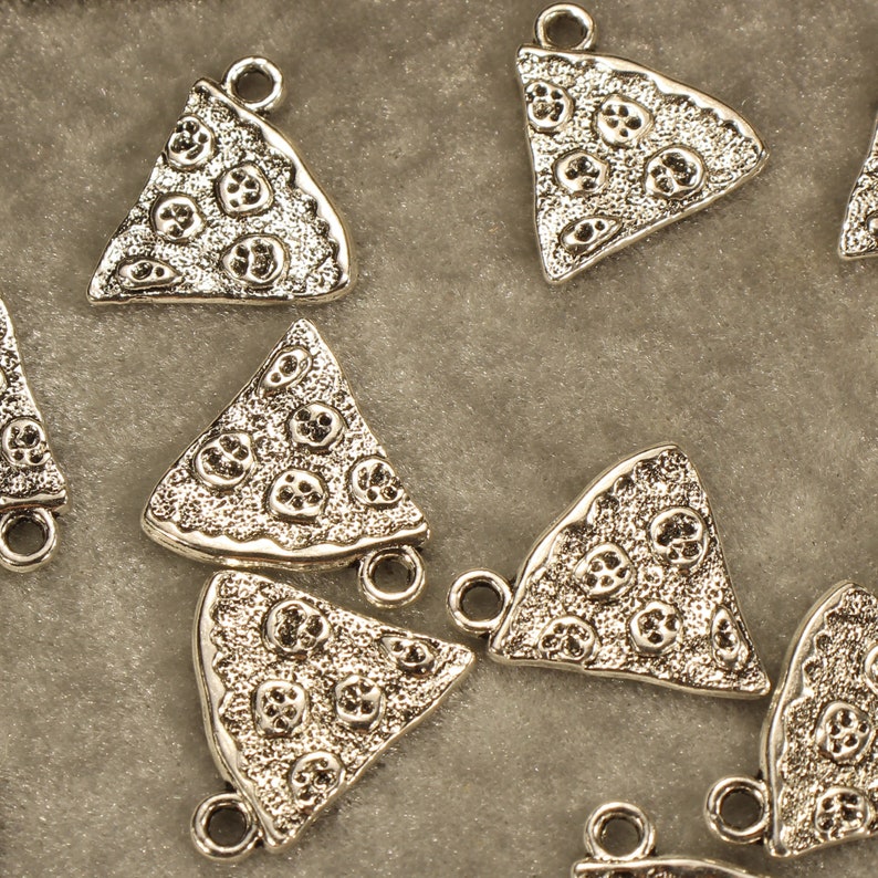 0696 Pizza 22mm Antique Silver Tone Single Sided Food Charms