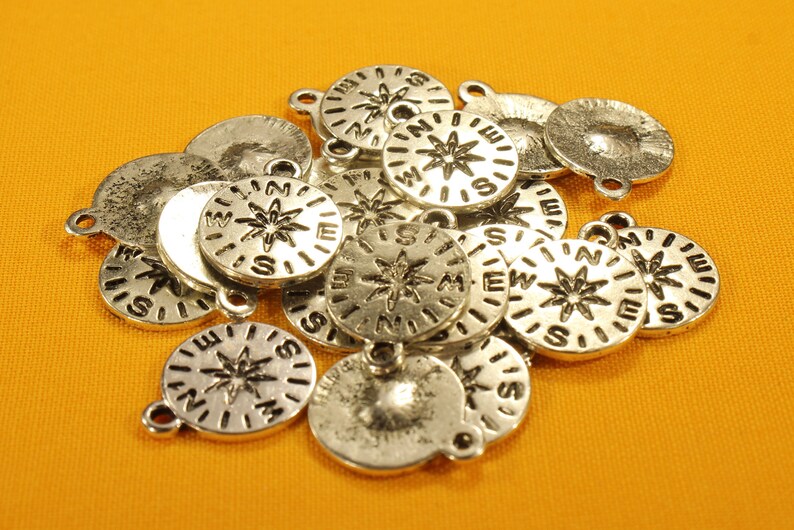 Small Compass 17mm Antique Silver Tone Single Sided Travel Navigation Charms 0240
