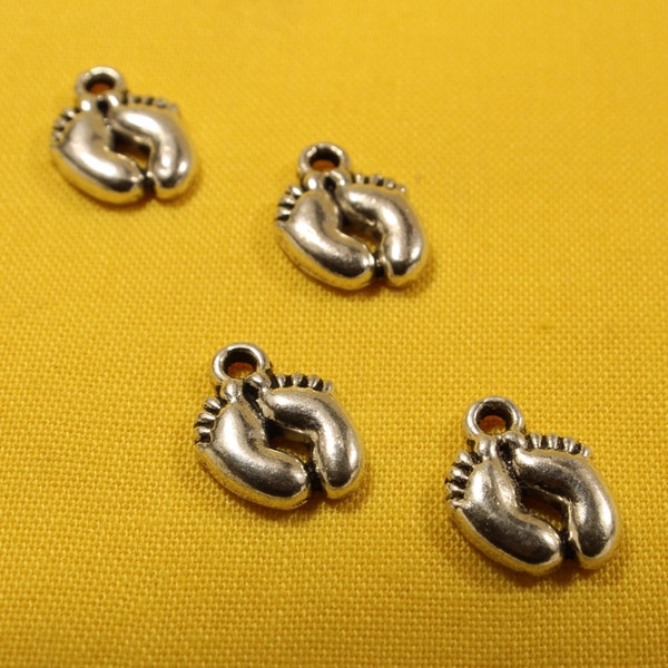 Feet 14mm Antique Silver Tone Single Sided 2D Beach Charms - 0130