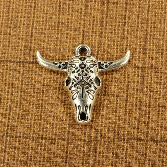 0381 Steer Skull or Longhorn Skull 29mm Antique Silver Tone Ornate 2D