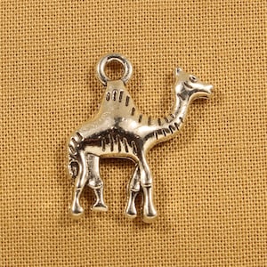 Camel 23mm Antique Silver Tone 3D Animal Charms - 0046