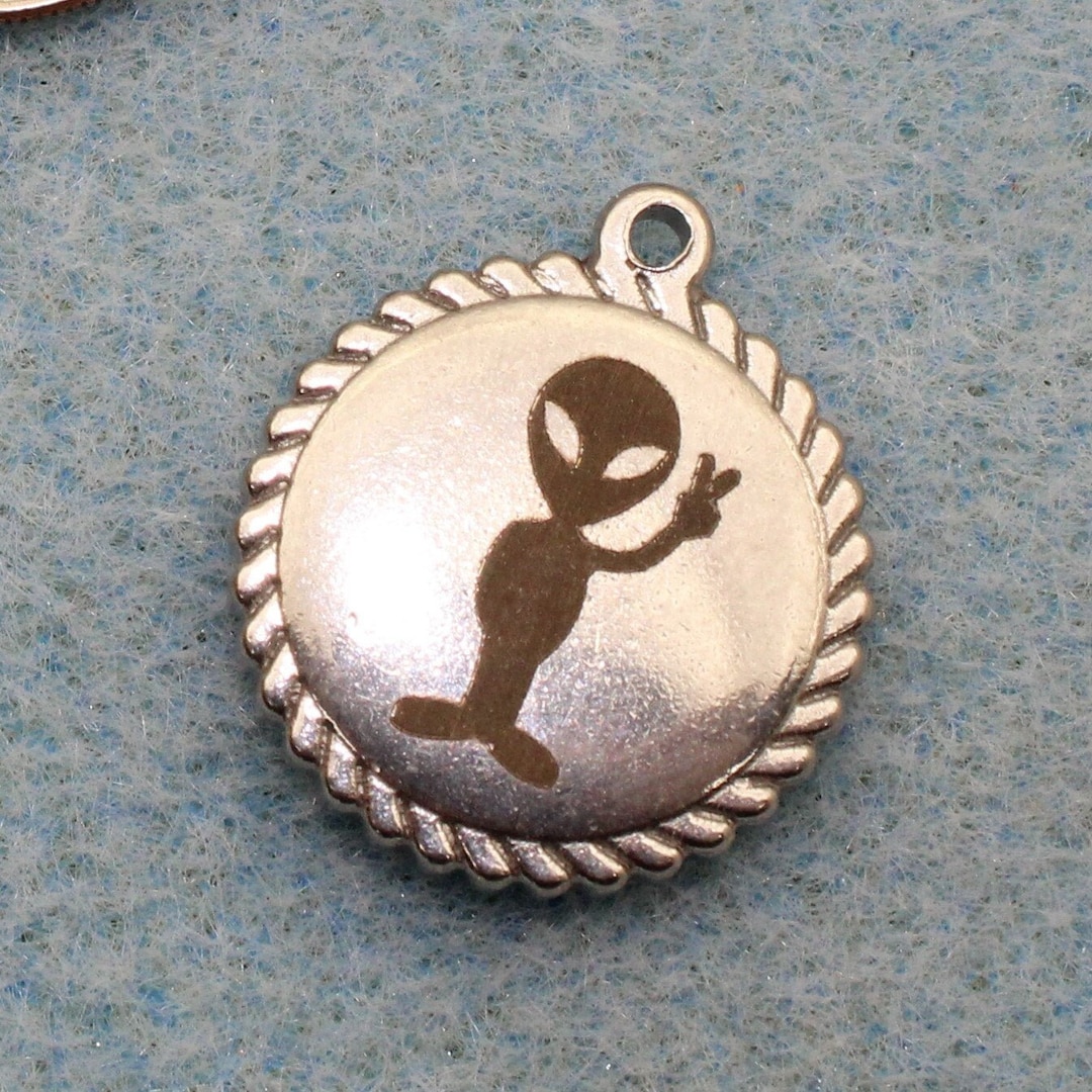 Personalized Round 22mm Silver Tone 304 Stainless Steel With Decorative ...