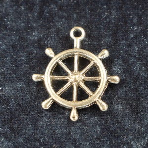 Captain&#39;s Wheel 28mm Antique Silver Tone Double Sided Nautical Charms - 0374