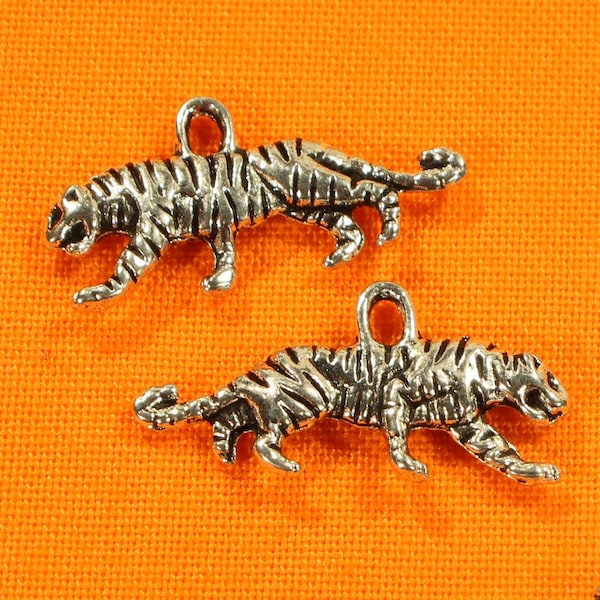 Tiger 22mm Antique Silver Tone 3D Animal Charms - 0258